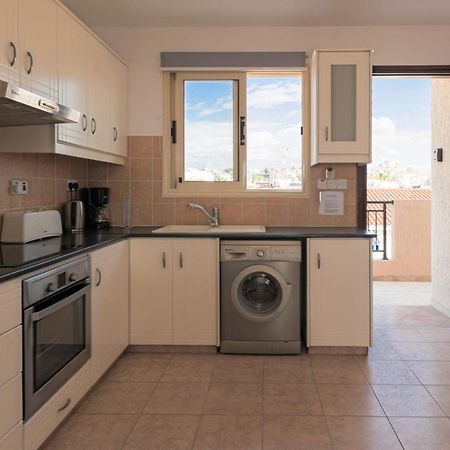 Royal Seacrest Crown-Jewel, 2B, Pools, Sea, Center Apartment Paphos Exterior photo