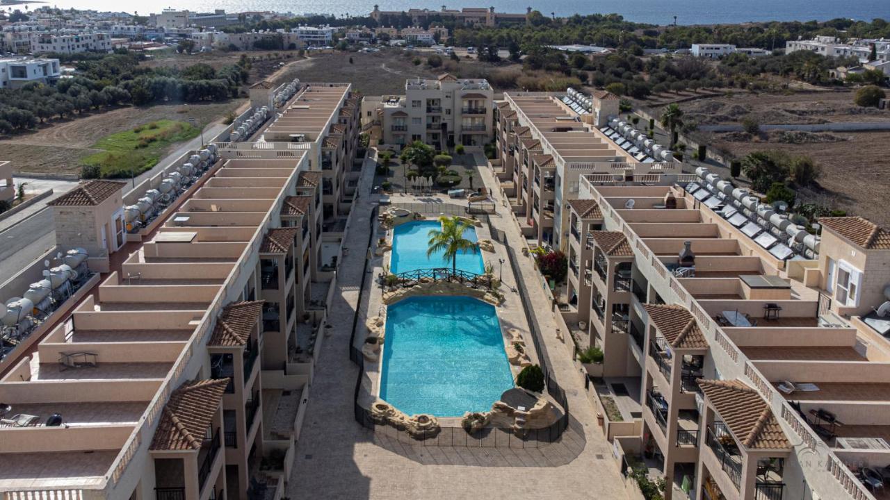 Royal Seacrest Crown-Jewel, 2B, Pools, Sea, Center Apartment Paphos Exterior photo